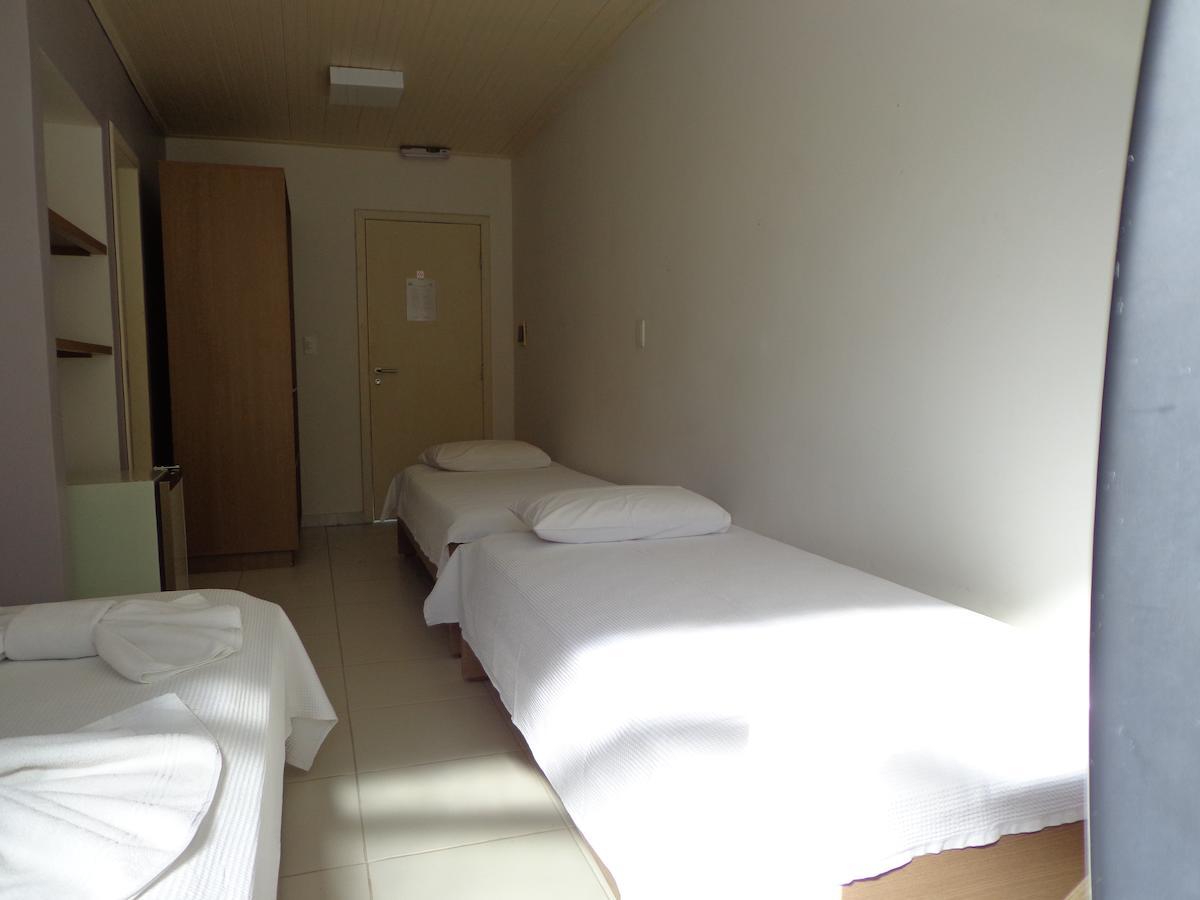 Hotel Abrolhos Nova Viçosa Quarto foto